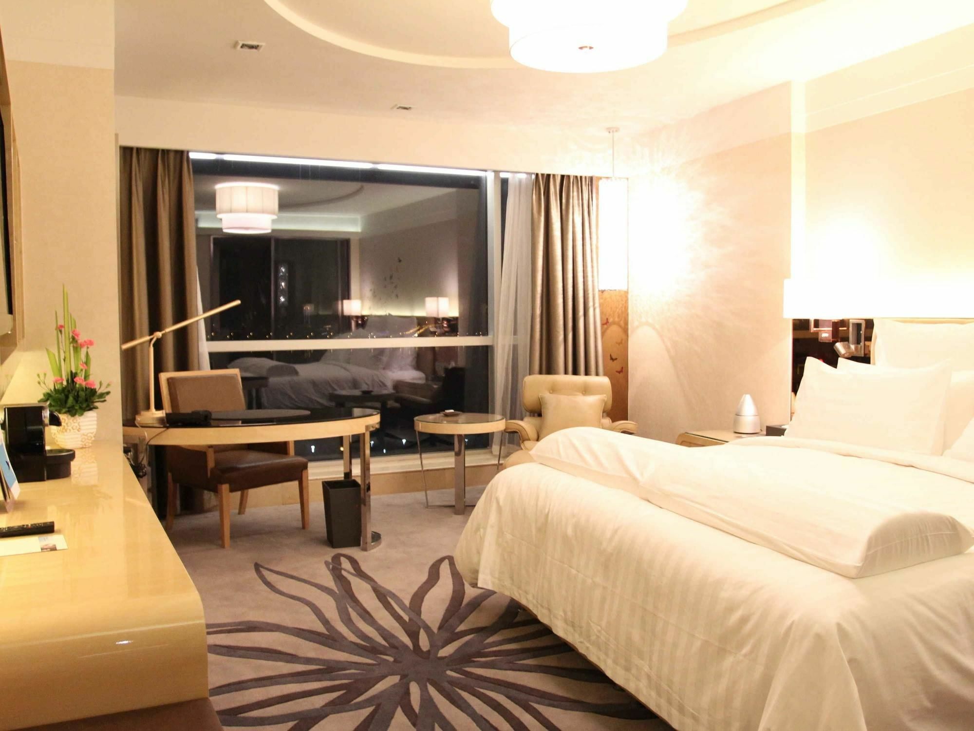 Pullman Linyi Lushang Hotel Kültér fotó